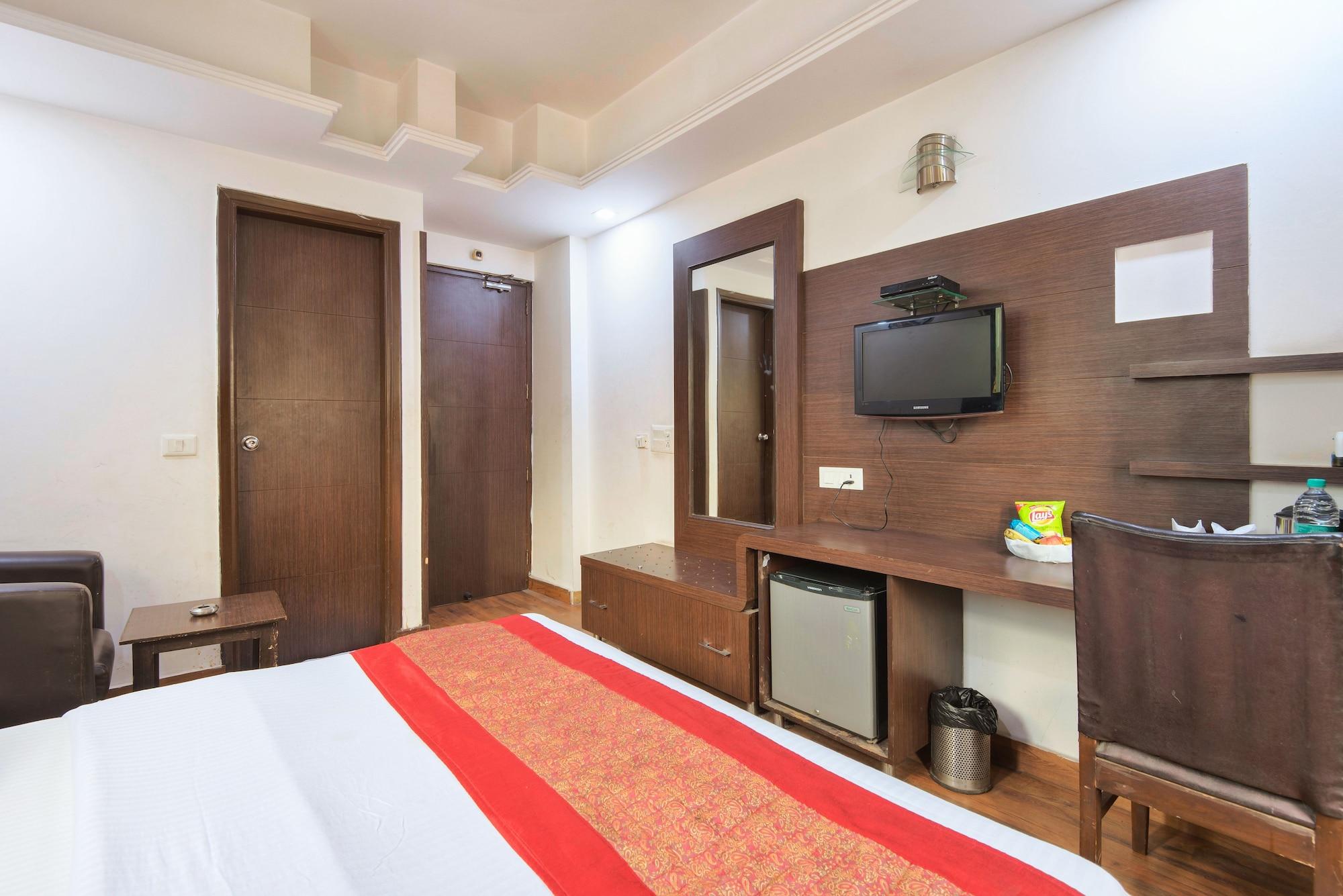 Hotel La Vista Delhi Exterior foto