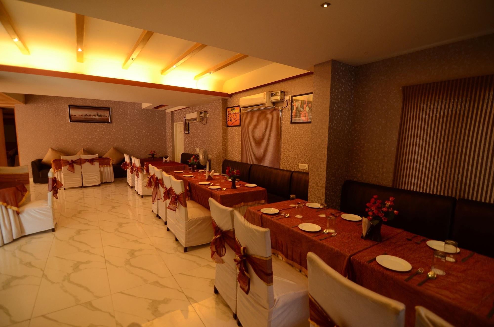 Hotel La Vista Delhi Exterior foto