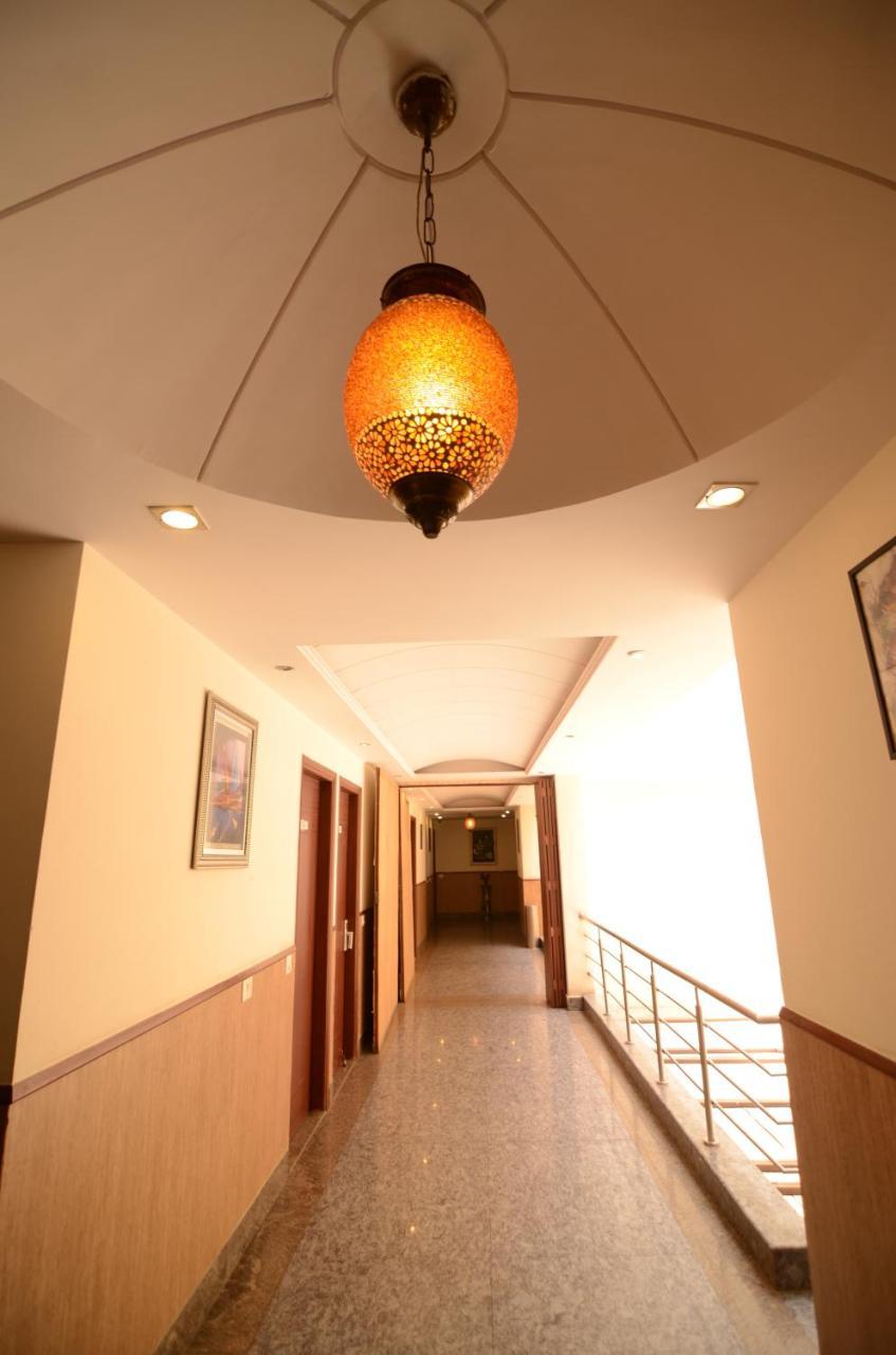 Hotel La Vista Delhi Exterior foto